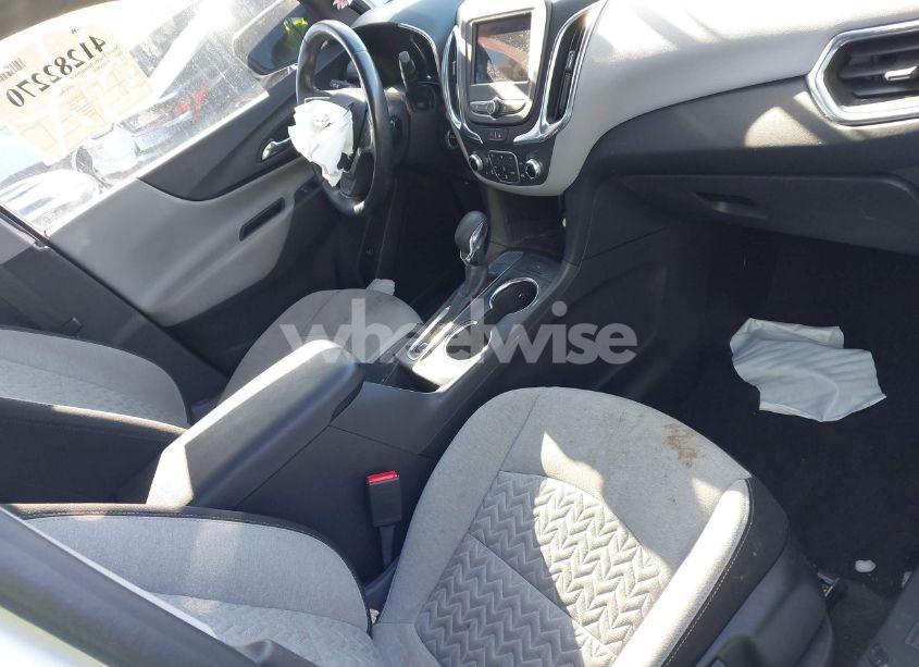 Photo 5 of 2022 Chevrolet Equinox FWD LT (VIN 3GNAXKEV6NS103124)