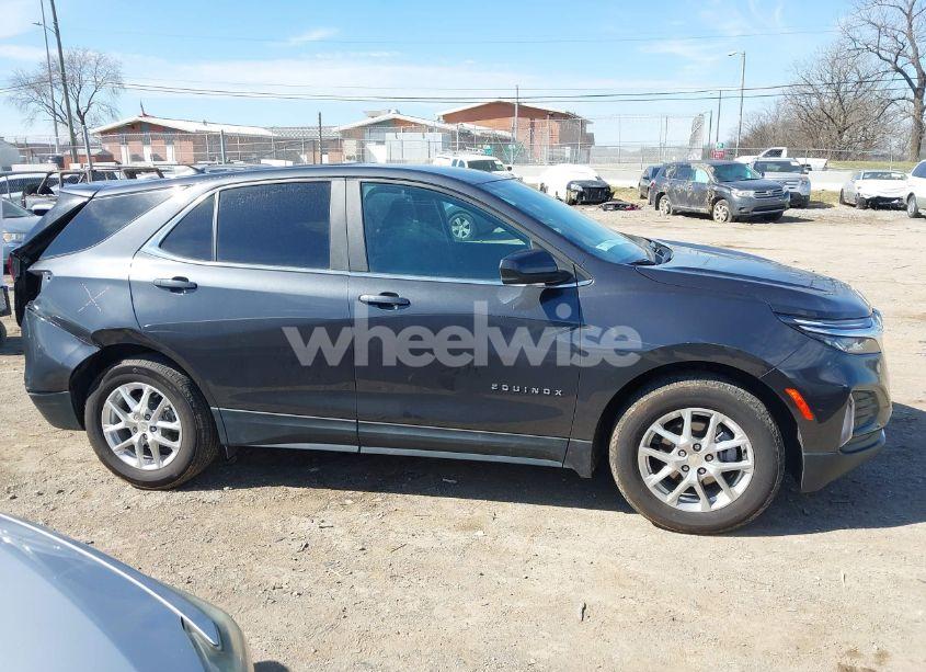 Photo 13 of 2022 Chevrolet Equinox FWD LT (VIN 3GNAXKEV6NS212912)