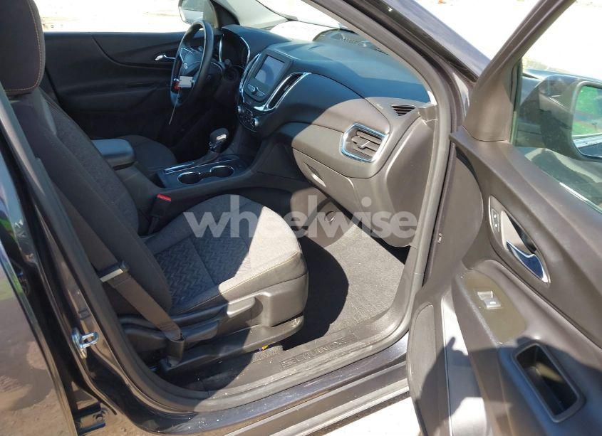 Photo 5 of 2022 Chevrolet Equinox FWD LT (VIN 3GNAXKEV6NS212912)