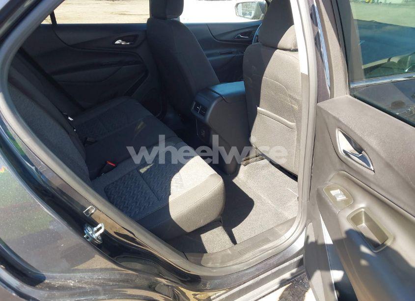 Photo 8 of 2022 Chevrolet Equinox FWD LT (VIN 3GNAXKEV6NS212912)