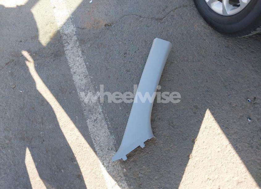 Photo 12 of 2019 Chevrolet Equinox LT (VIN 3GNAXKEV7KL171762)