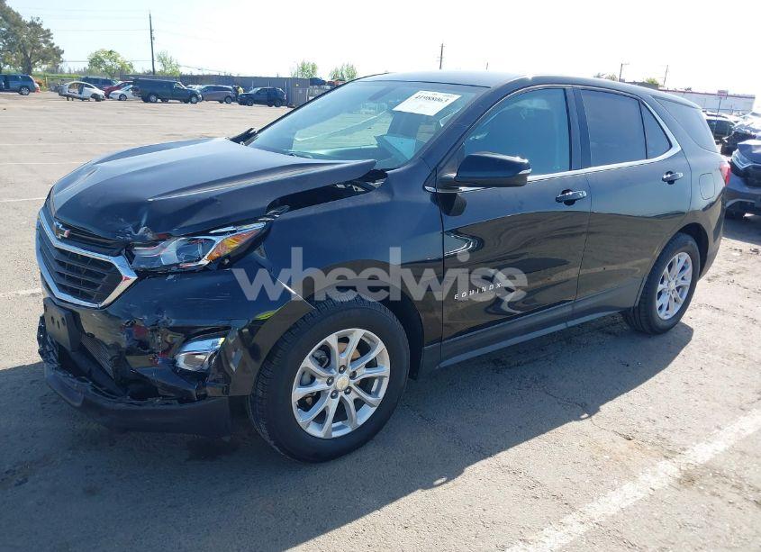 Photo 2 of 2019 Chevrolet Equinox LT (VIN 3GNAXKEV7KL171762)