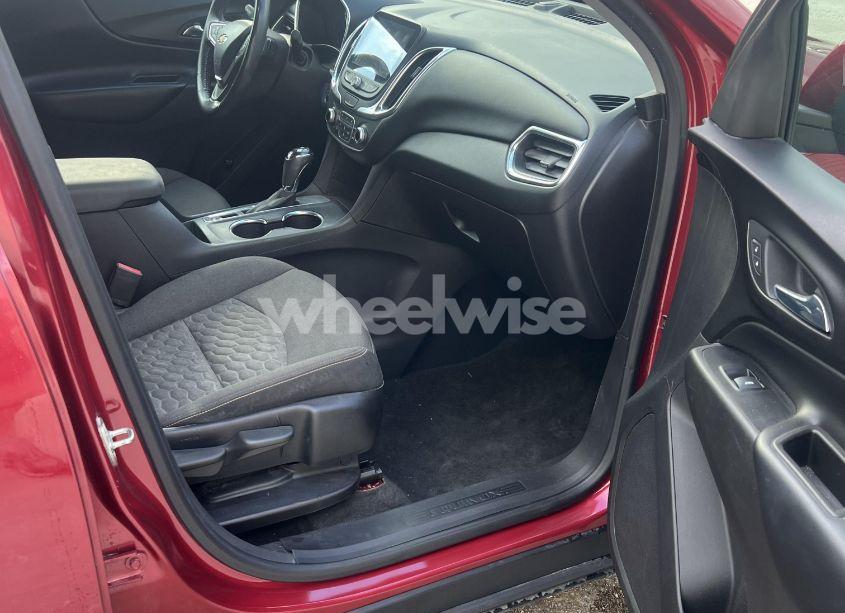 Photo 5 of 2019 Chevrolet Equinox LT (VIN 3GNAXKEV7KL206932)