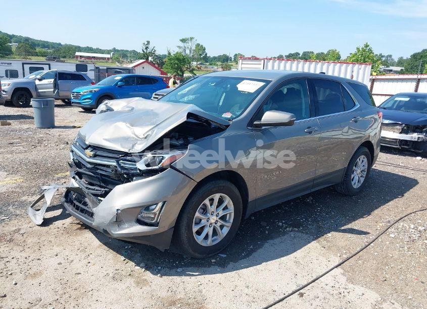 Photo 2 of 2019 Chevrolet Equinox LT (VIN 3GNAXKEV7KS515788)