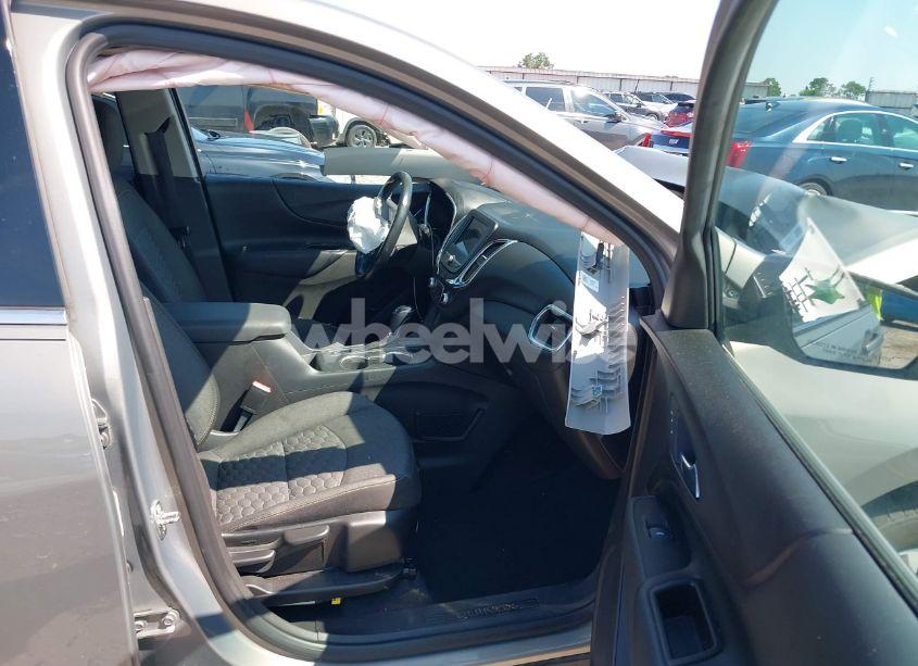 Photo 5 of 2019 Chevrolet Equinox LT (VIN 3GNAXKEV7KS515788)