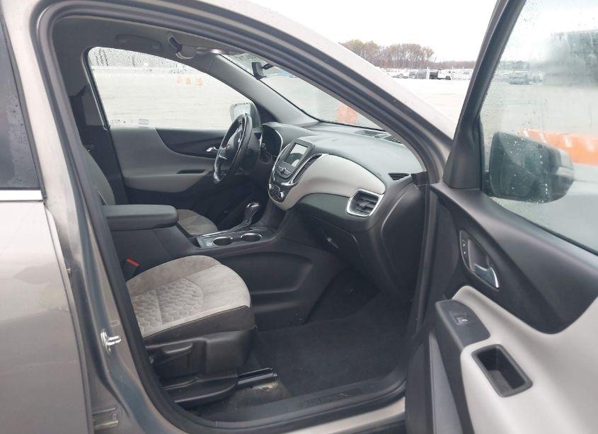 Photo 5 of 2019 Chevrolet Equinox LT (VIN 3GNAXKEV7KS532431)