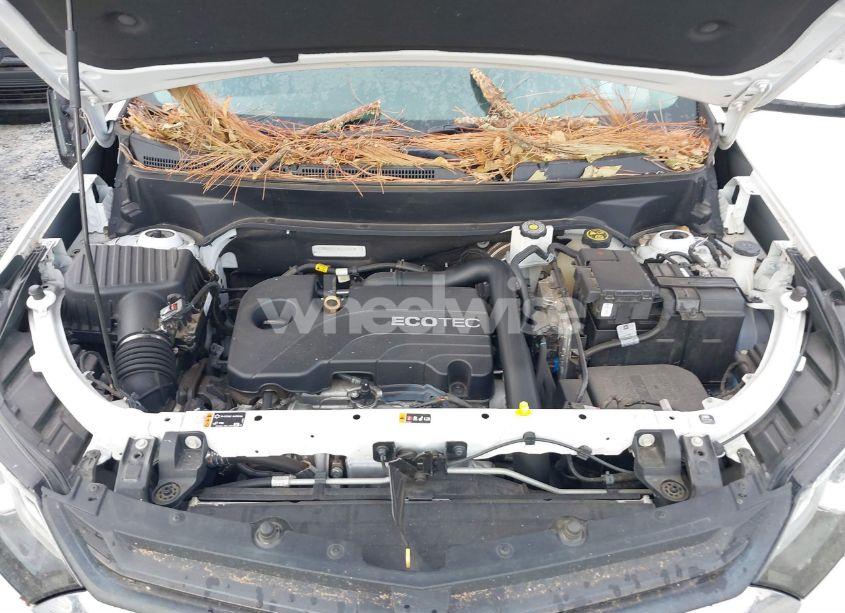 Photo 10 of 2019 Chevrolet Equinox LT (VIN 3GNAXKEV7KS671622)