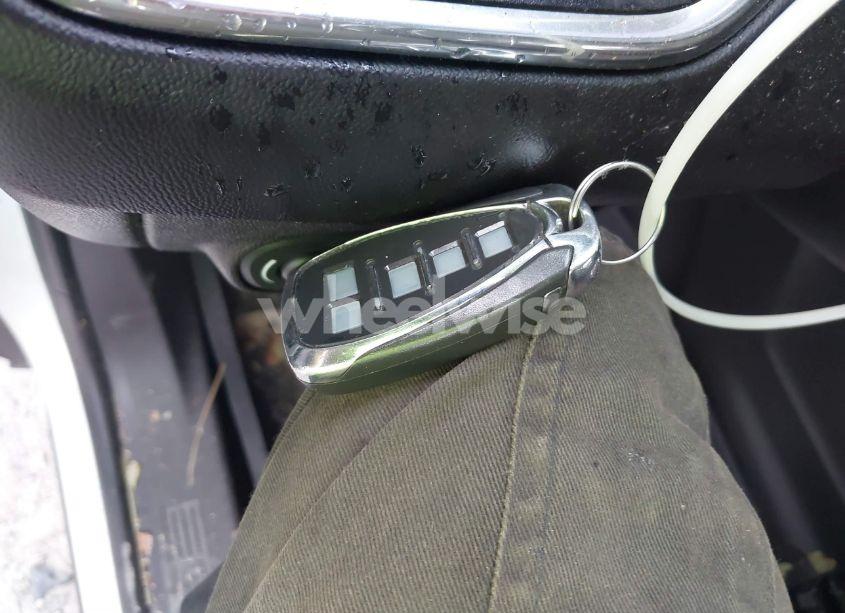 Photo 11 of 2019 Chevrolet Equinox LT (VIN 3GNAXKEV7KS671622)