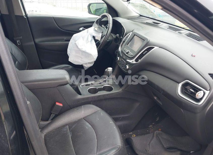 Photo 5 of 2020 Chevrolet Equinox FWD LT 1.5L TURBO (VIN 3GNAXKEV7LL175599)