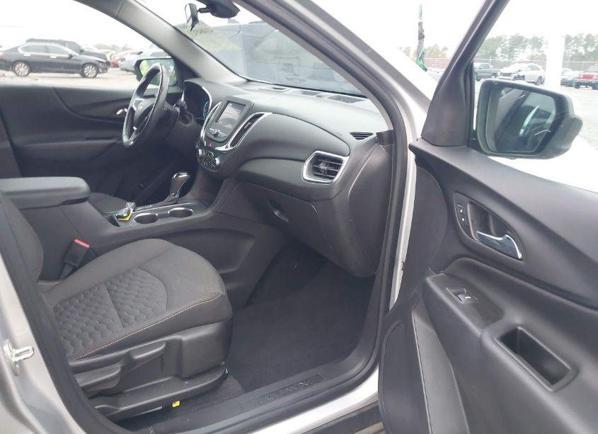 Photo 5 of 2021 Chevrolet Equinox FWD LT (VIN 3GNAXKEV7MS109707)