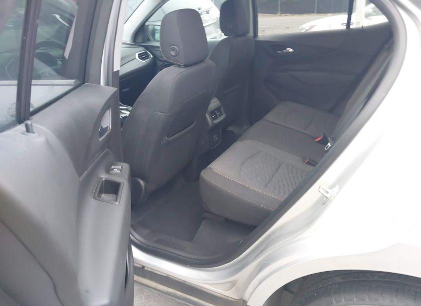 Photo 8 of 2021 Chevrolet Equinox FWD LT (VIN 3GNAXKEV7MS109707)