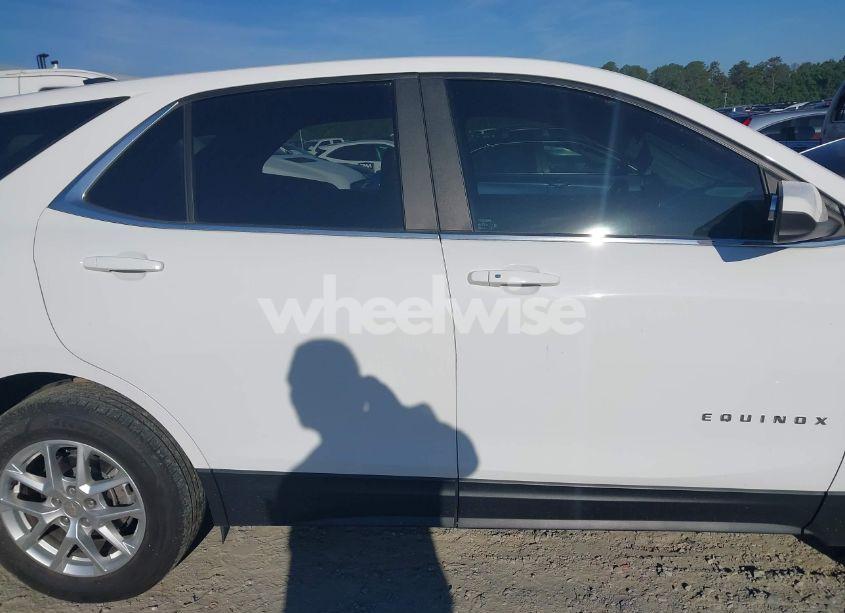 Photo 14 of 2022 Chevrolet Equinox FWD LT (VIN 3GNAXKEV7NL100419)