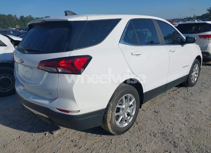 Photo 4 of 2022 Chevrolet Equinox FWD LT (VIN 3GNAXKEV7NL100419)