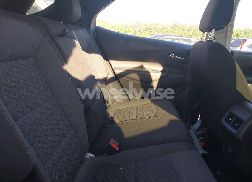 Photo 8 of 2022 Chevrolet Equinox FWD LT (VIN 3GNAXKEV7NL100419)