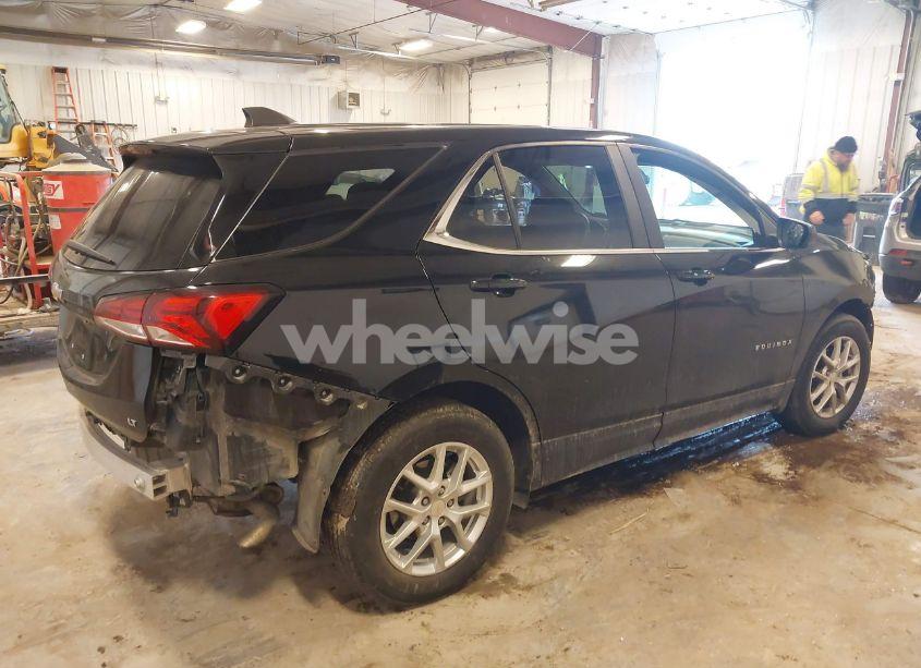 Photo 4 of 2022 Chevrolet Equinox FWD LT (VIN 3GNAXKEV7NL105538)