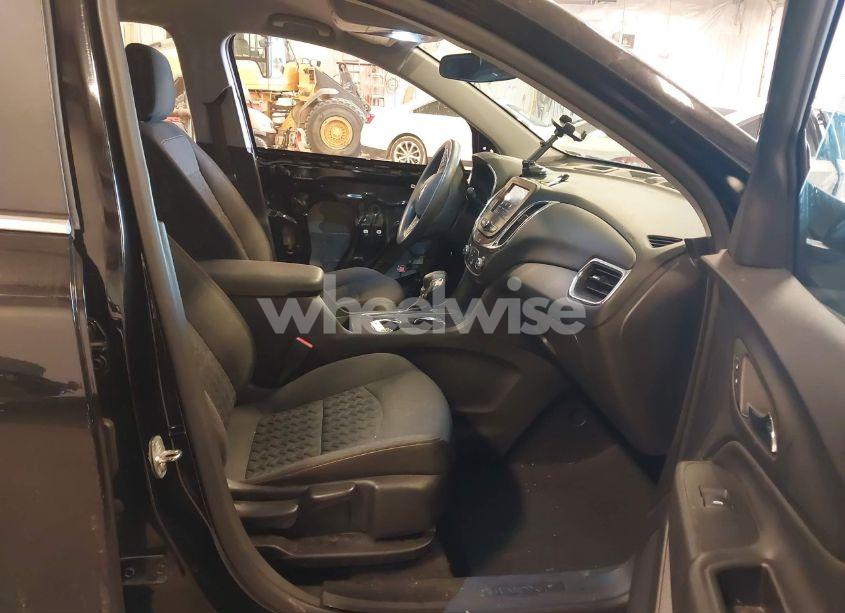 Photo 5 of 2022 Chevrolet Equinox FWD LT (VIN 3GNAXKEV7NL105538)