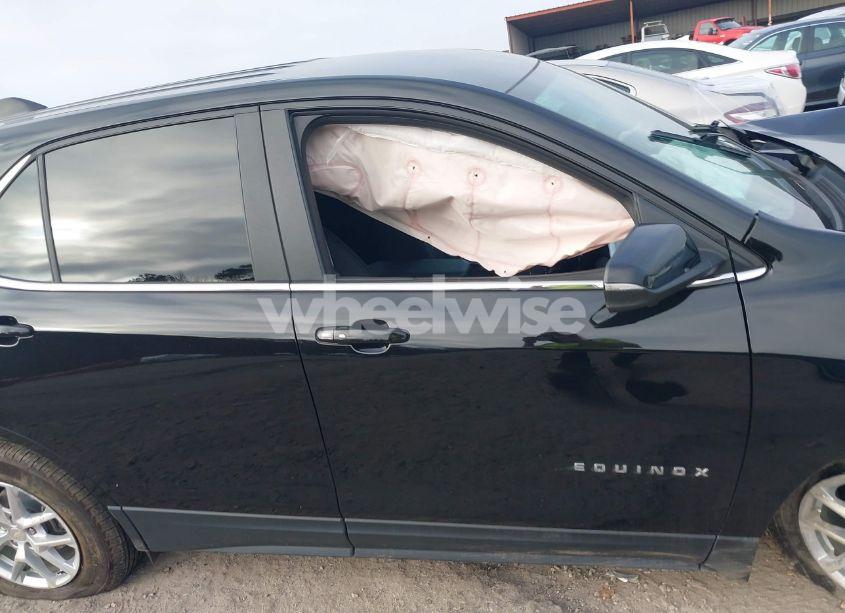 Photo 13 of 2022 Chevrolet Equinox FWD LT (VIN 3GNAXKEV7NL240700)