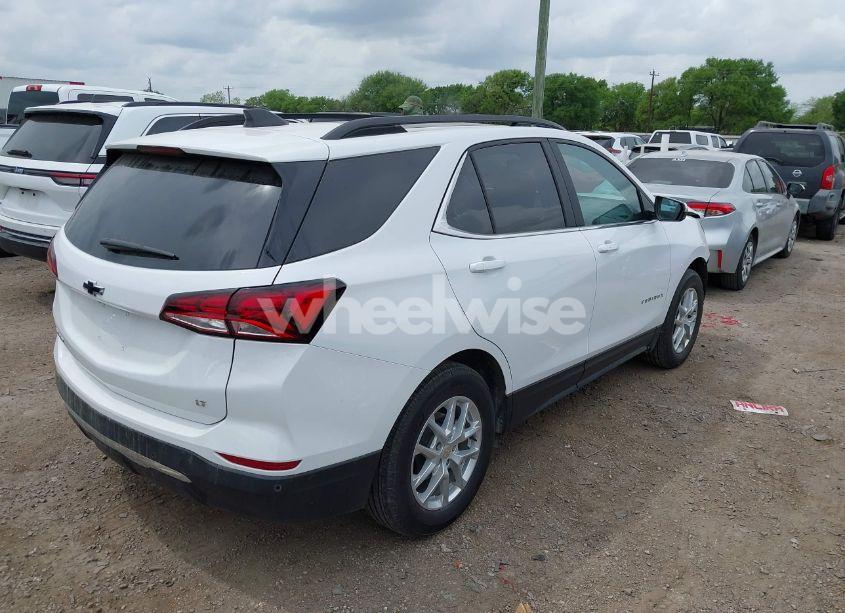 Photo 4 of 2022 Chevrolet Equinox FWD LT (VIN 3GNAXKEV7NL242902)