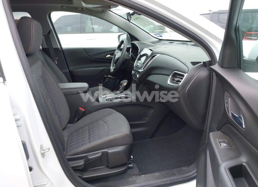 Photo 5 of 2022 Chevrolet Equinox FWD LT (VIN 3GNAXKEV7NL242902)