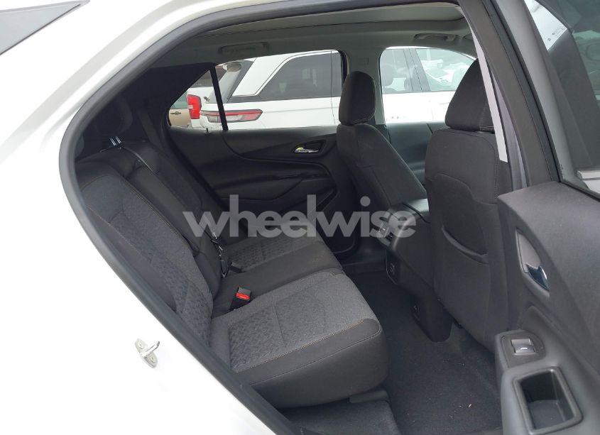 Photo 8 of 2022 Chevrolet Equinox FWD LT (VIN 3GNAXKEV7NL242902)