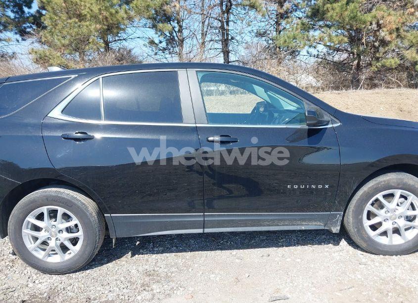 Photo 13 of 2022 Chevrolet Equinox FWD LT (VIN 3GNAXKEV7NL245797)