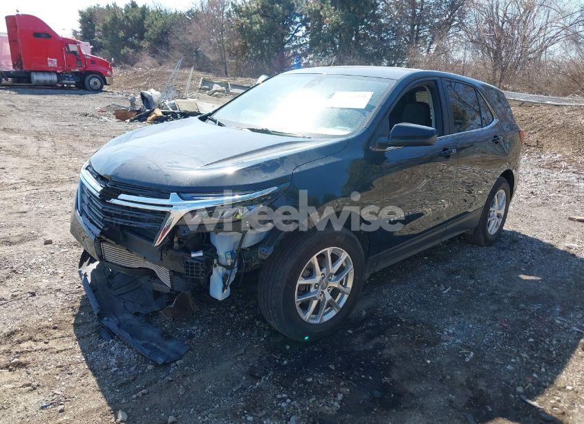 Photo 2 of 2022 Chevrolet Equinox FWD LT (VIN 3GNAXKEV7NL245797)