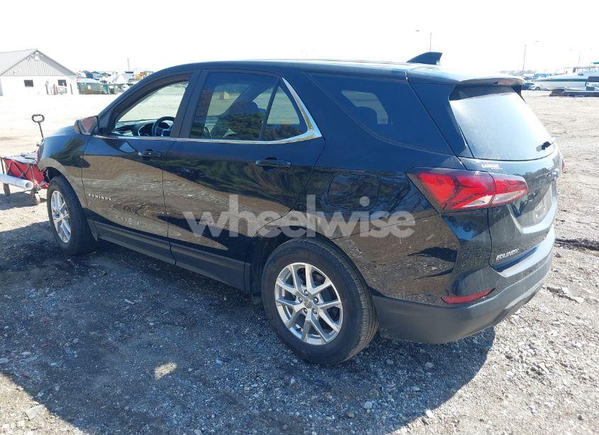 Photo 3 of 2022 Chevrolet Equinox FWD LT (VIN 3GNAXKEV7NL245797)