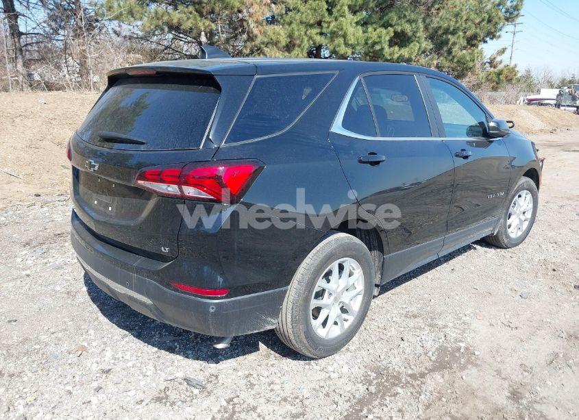 Photo 4 of 2022 Chevrolet Equinox FWD LT (VIN 3GNAXKEV7NL245797)