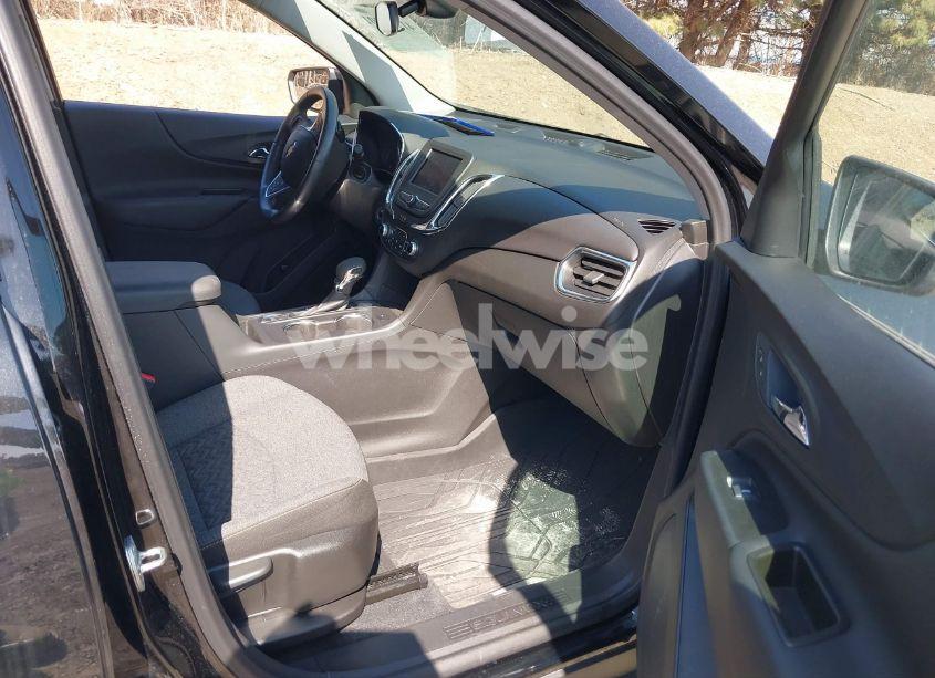 Photo 5 of 2022 Chevrolet Equinox FWD LT (VIN 3GNAXKEV7NL245797)