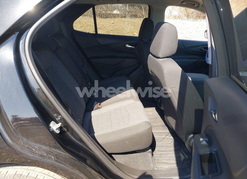 Photo 8 of 2022 Chevrolet Equinox FWD LT (VIN 3GNAXKEV7NL245797)