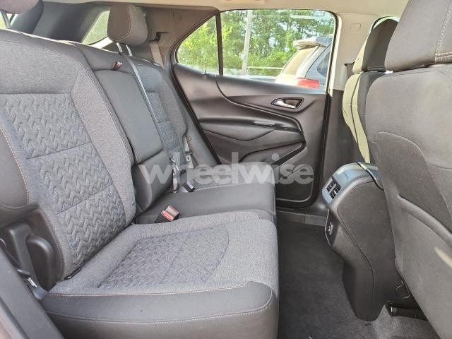 Photo 4 of 2022 CHEVROLET EQUINOX LT (VIN 3GNAXKEV7NL278718)