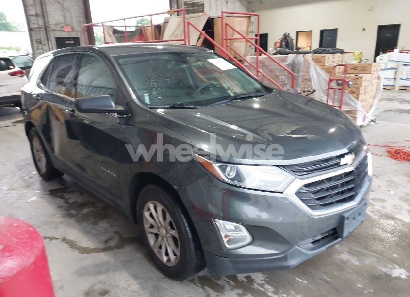2019 Chevrolet Equinox LT (VIN 3GNAXKEV8KS563512) main photo