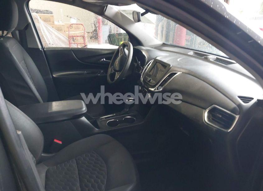 Photo 5 of 2019 Chevrolet Equinox LT (VIN 3GNAXKEV8KS563512)