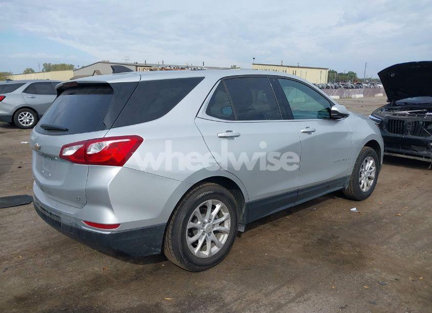 Photo 4 of 2019 Chevrolet Equinox LT (VIN 3GNAXKEV8KS572808)