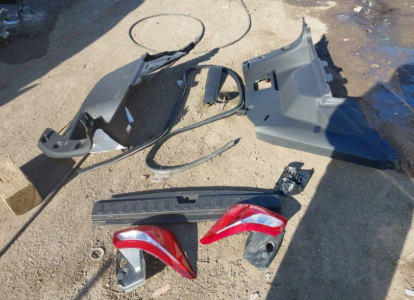 Photo 12 of 2019 Chevrolet Equinox LT (VIN 3GNAXKEV8KS638094)