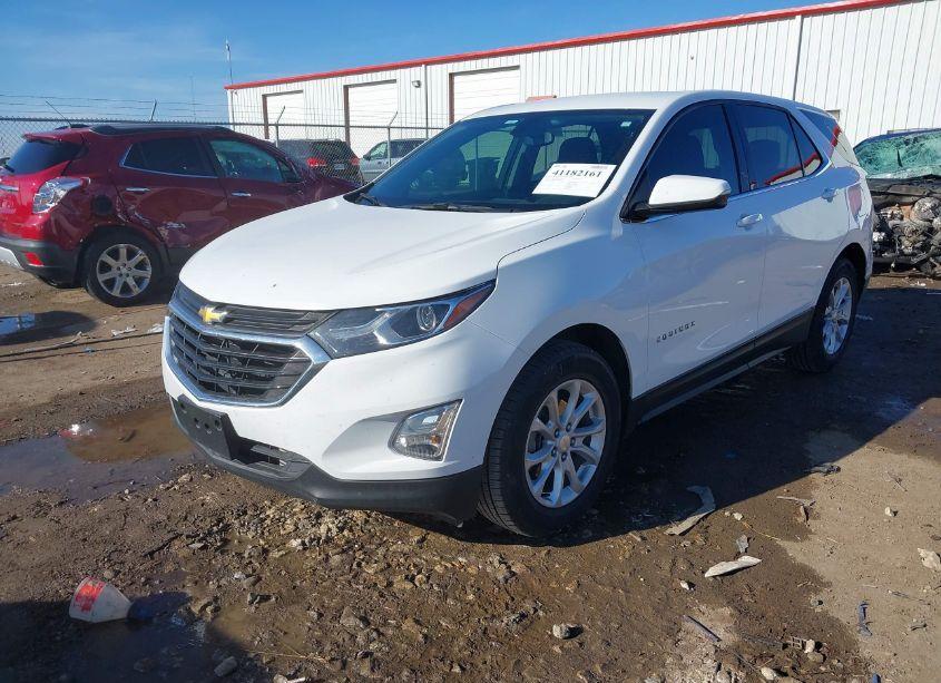 Photo 2 of 2019 Chevrolet Equinox LT (VIN 3GNAXKEV8KS638094)