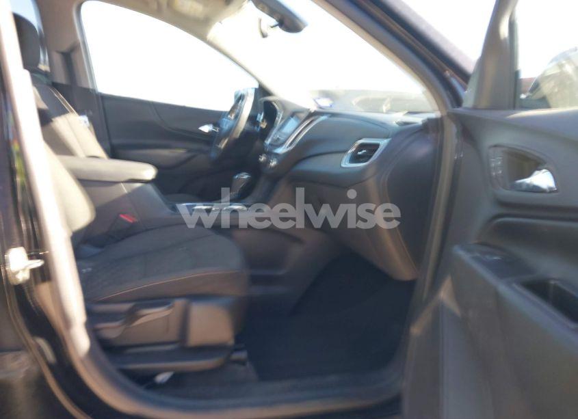 Photo 5 of 2020 Chevrolet Equinox FWD LT 1.5L TURBO (VIN 3GNAXKEV8LL136567)