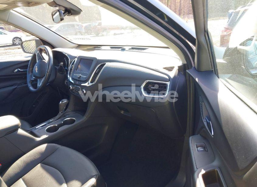 Photo 5 of 2021 Chevrolet Equinox FWD LT (VIN 3GNAXKEV8ML360200)