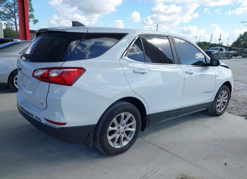 Photo 4 of 2021 Chevrolet Equinox FWD LT (VIN 3GNAXKEV8MS142649)