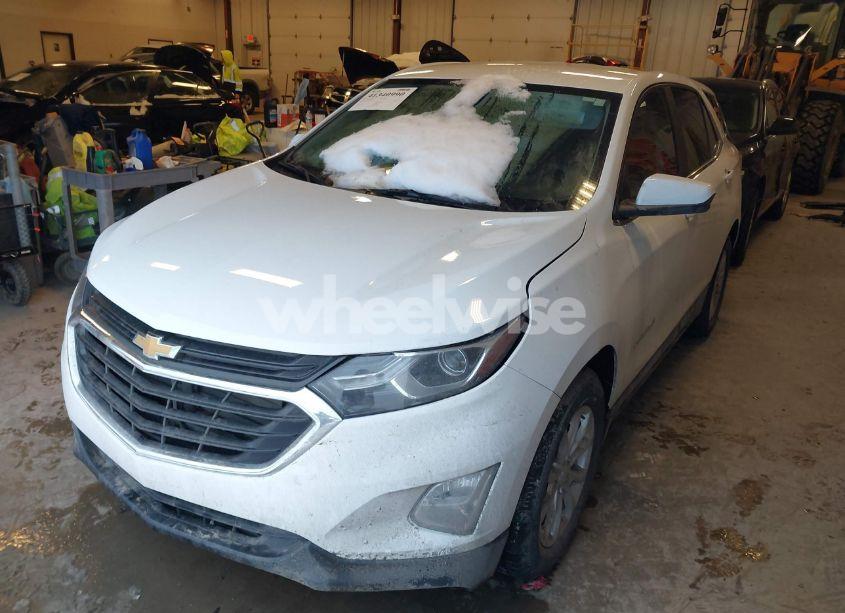 Photo 2 of 2021 Chevrolet Equinox (VIN 3GNAXKEV8MS168538)