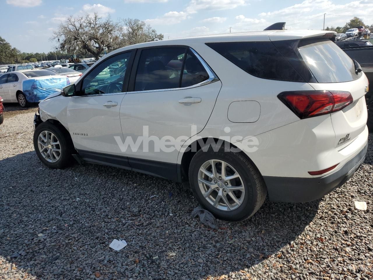 Photo 2 of 2022 CHEVROLET EQUINOX LT (VIN 3GNAXKEV8NL103944)