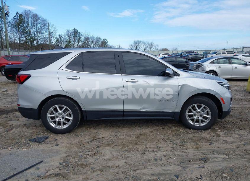 Photo 13 of 2022 Chevrolet Equinox FWD LT (VIN 3GNAXKEV8NL146079)