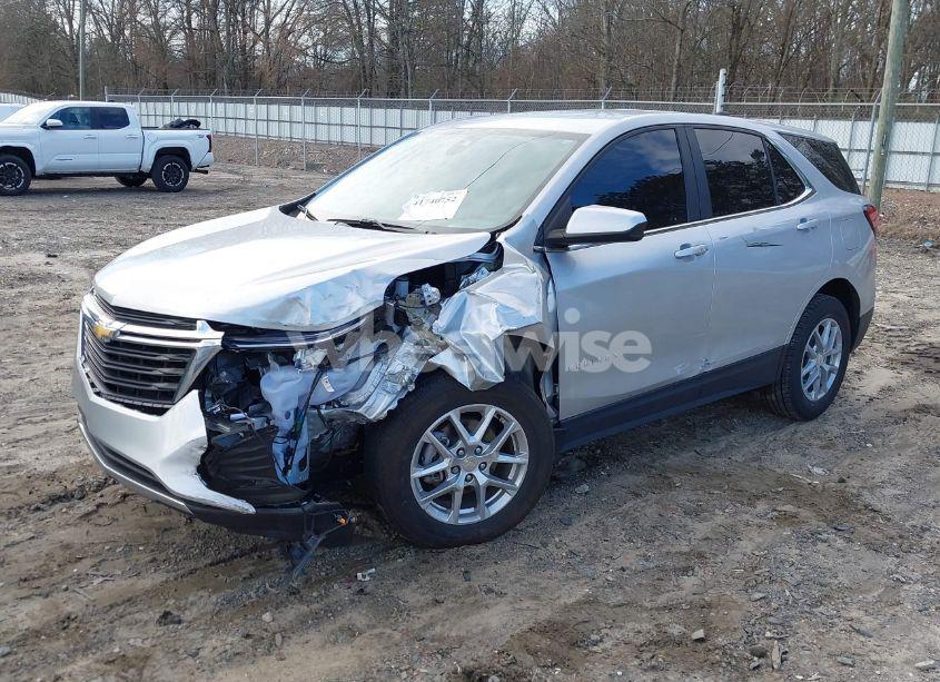 Photo 2 of 2022 Chevrolet Equinox FWD LT (VIN 3GNAXKEV8NL146079)