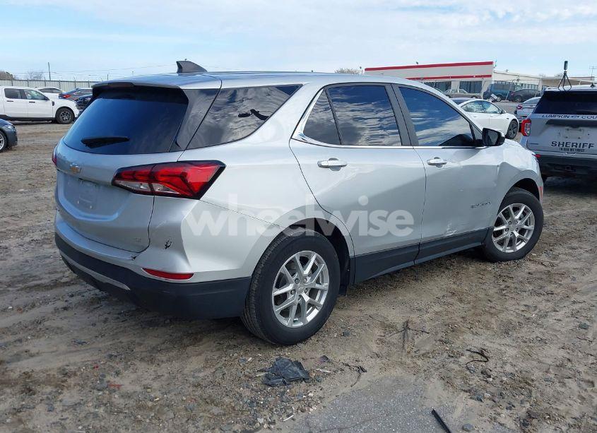 Photo 4 of 2022 Chevrolet Equinox FWD LT (VIN 3GNAXKEV8NL146079)