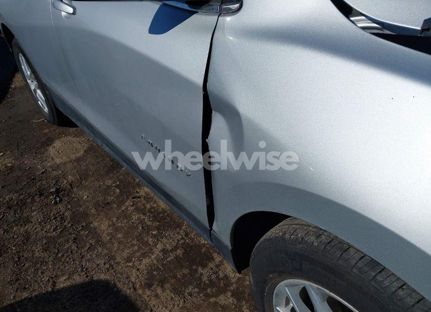 Photo 19 of 2022 Chevrolet Equinox FWD LT (VIN 3GNAXKEV8NL180586)