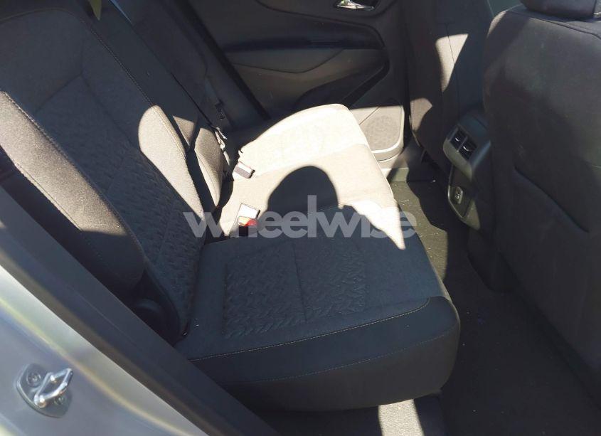 Photo 8 of 2022 Chevrolet Equinox FWD LT (VIN 3GNAXKEV8NL180586)