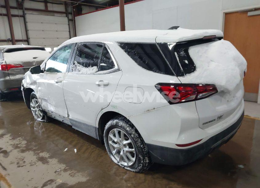 Photo 3 of 2022 Chevrolet Equinox FWD LT (VIN 3GNAXKEV8NL190907)