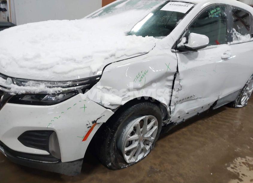 Photo 6 of 2022 Chevrolet Equinox FWD LT (VIN 3GNAXKEV8NL190907)