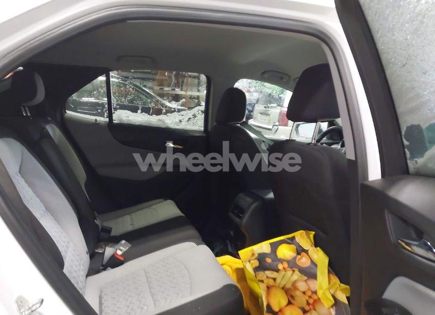 Photo 8 of 2022 Chevrolet Equinox FWD LT (VIN 3GNAXKEV8NL190907)