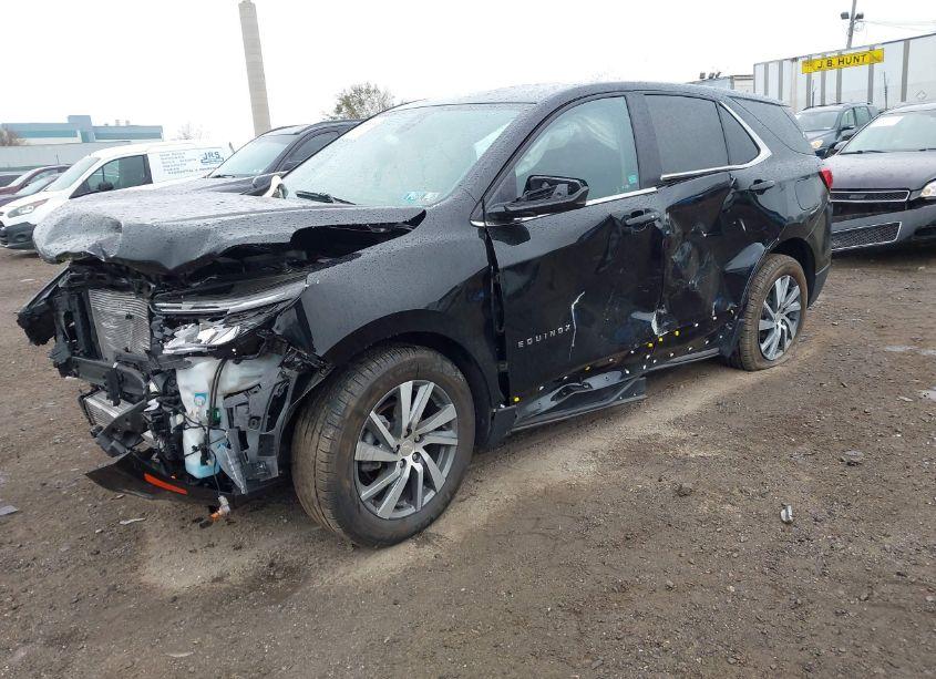 Photo 2 of 2022 Chevrolet Equinox FWD LT (VIN 3GNAXKEV8NL280283)
